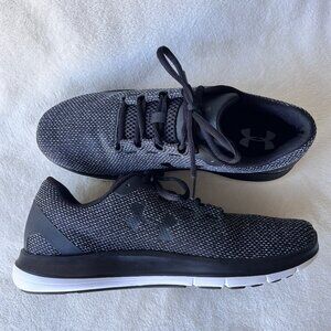 Like new- Under Armour men’s sneakers, size US 10